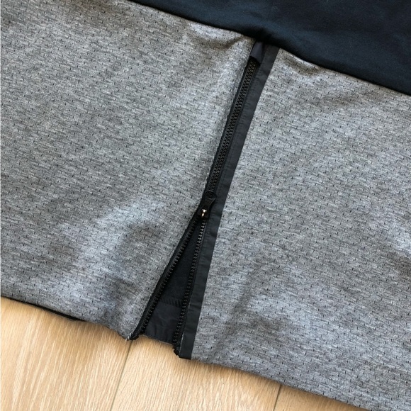 Nike Tech Zipper Slit Midi Pencil Skirt in Black & Gray Women’s Size Small - Picture 9 of 11